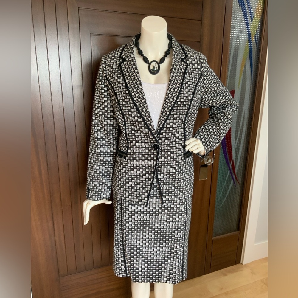 LAUNDRY by Shelli Segal Skirt Suit, Sz. 14